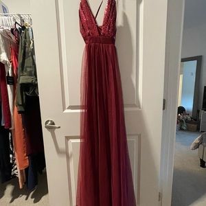 Beautiful red dress!